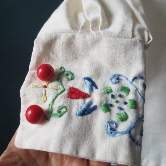 Vintage 70’s Hungarian Embroidered Blouse - Picture 4 of 6